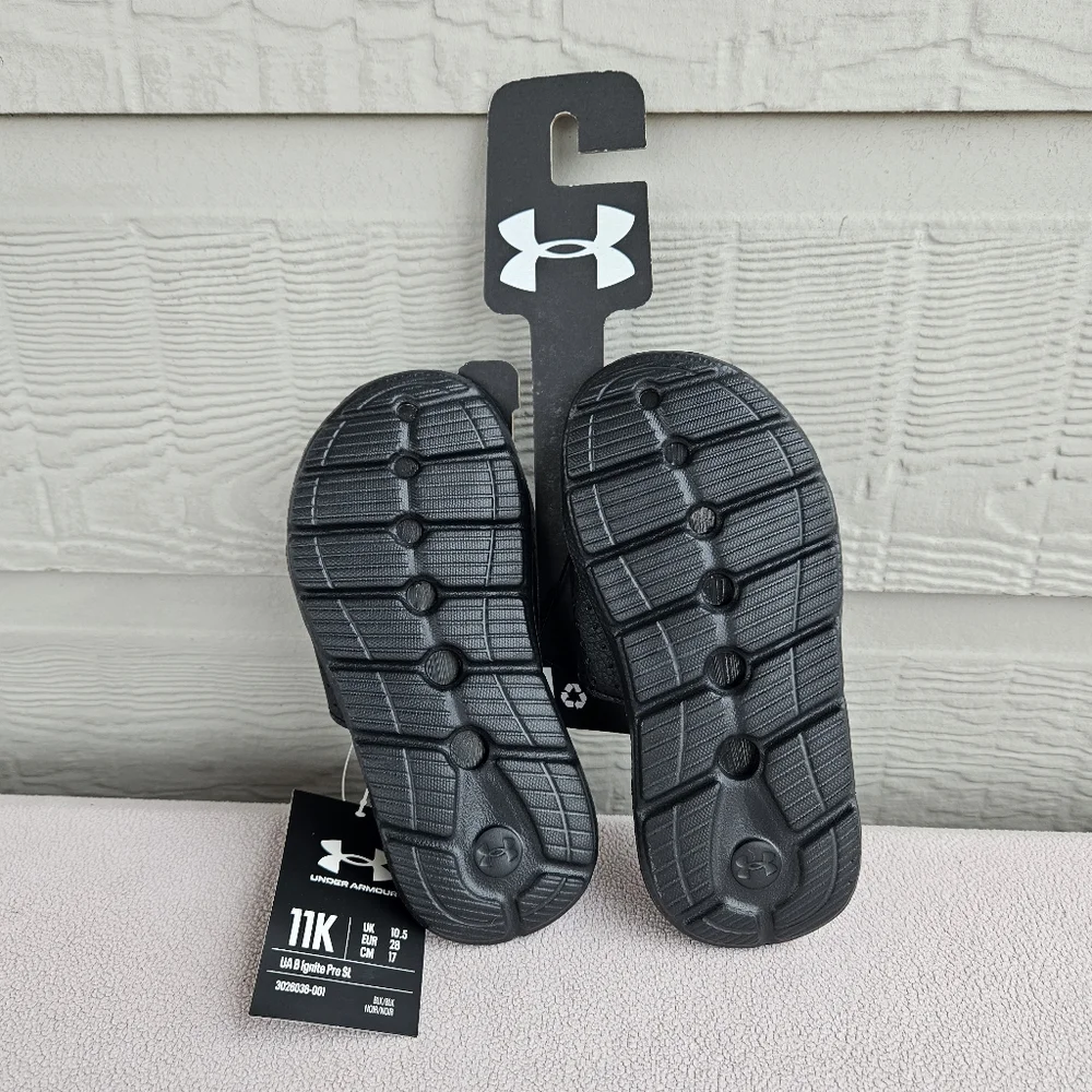 Under Armour UA Ignite Pro Black Slide Sandals Boys Child SZ 11K Slip-On Sports